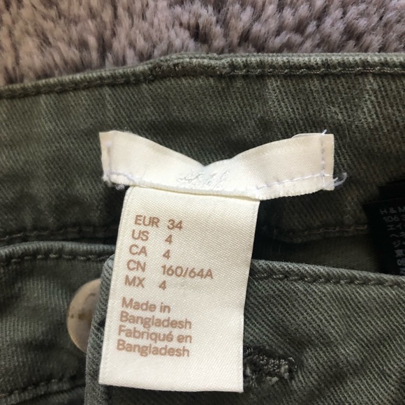 Shorts - Picture 2 of 3